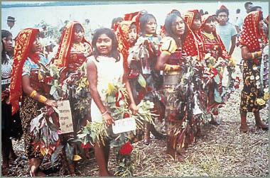 http://www.peruecologico.com.pe/images/etnias_quechlamista_foto1.jpg
